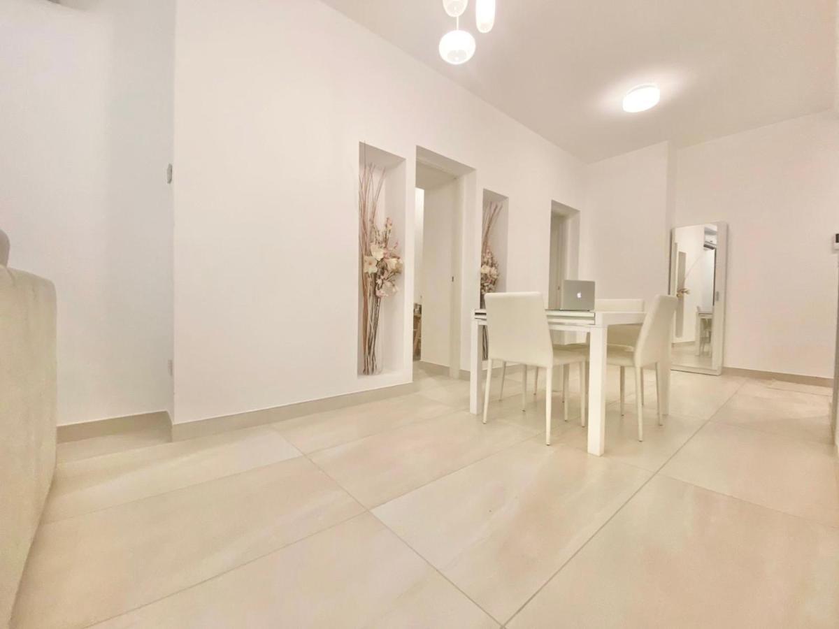 Elegance Duomo Apartment มิลาน ภายนอก รูปภาพ