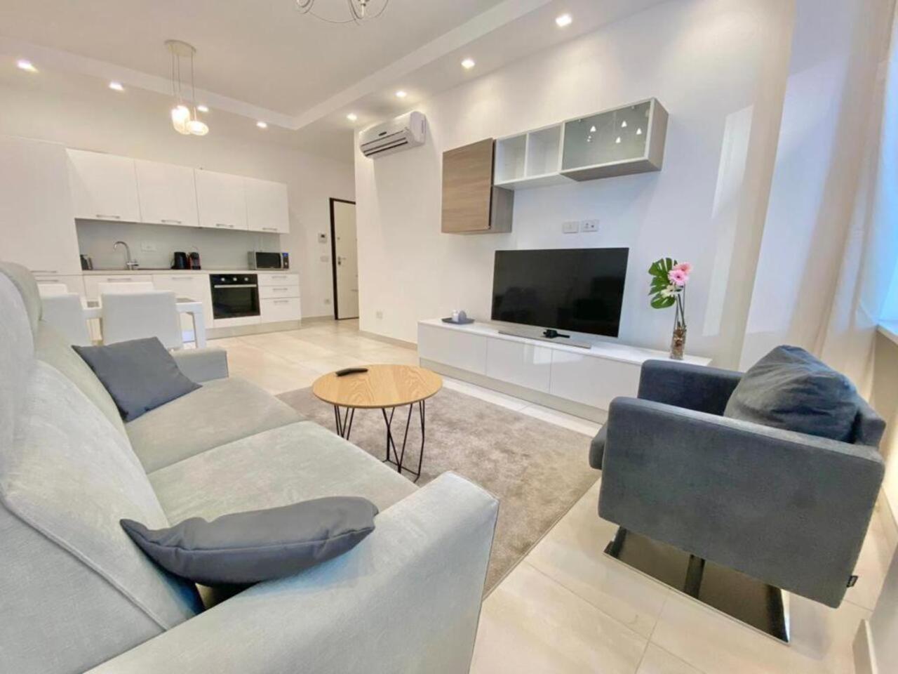 Elegance Duomo Apartment มิลาน ภายนอก รูปภาพ