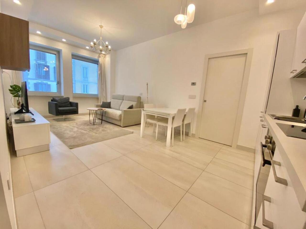 Elegance Duomo Apartment มิลาน ภายนอก รูปภาพ